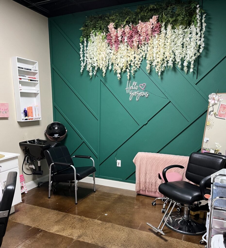 salon business tools, self-employment, San Antonio salon suite, Mallorca salon studios is the top rated salon suites in San Antonio. Offering beauty professionals salon suites for rent in San Antonio so they can run their independent business. Salon studios in San Antonio, San Antonio salon suites, hair salon suites in San Antonio, San Antonio salon for rent, San Antonio suites for rent.