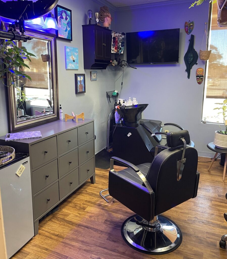 Mallorca Salon Studios & Suites is the top rated salon suites in San Antonio. Offering beauty professionals the perfect salon suites for rent in San Antonio through 4 locations, hair stylists, estheticians, barbers, and more can find their new business home. San Antonio salon studios, North Star salon suites, salon suites in North Star, Salon suites for rent in north star, North Star salon studios, salon studios for rent in North Star, salon suites in San Antonio for rent. Customize Salon Suite, San Antonio beauty suites, salon design