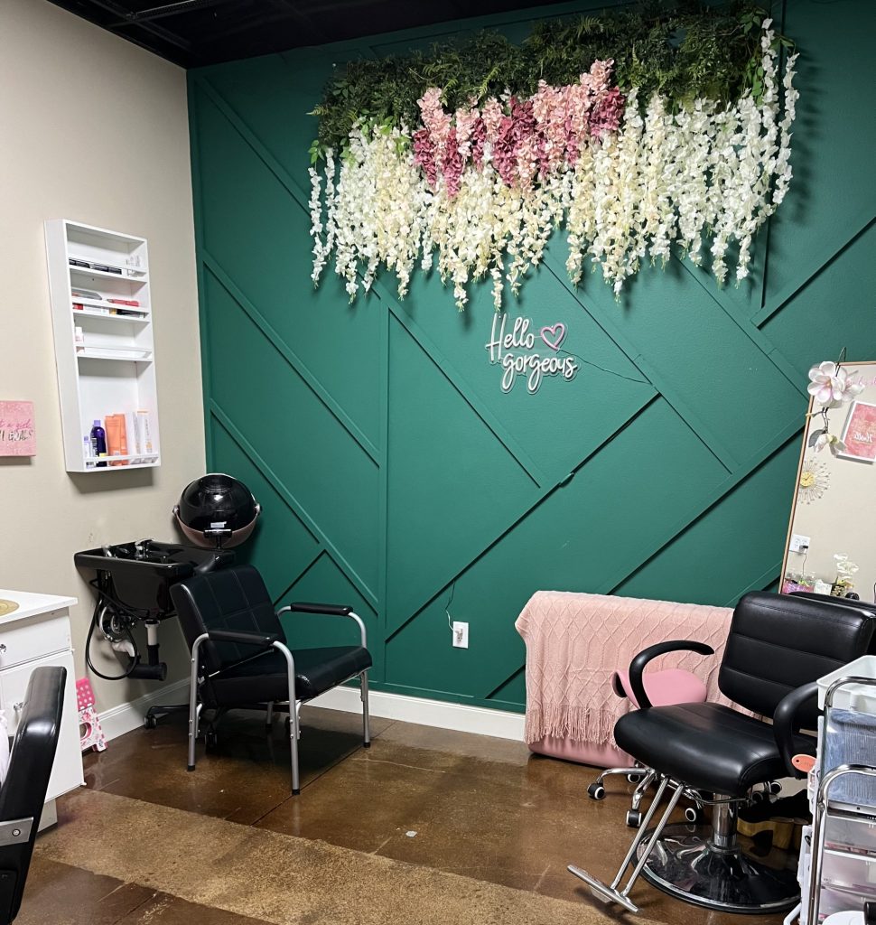 Mallorca Salon Studios & Suites is the top rated salon suites in San Antonio. Offering beauty professionals the perfect salon suites for rent in San Antonio through 4 locations, hair stylists, estheticians, barbers, and more can find their new business home. San Antonio salon studios, North Star salon suites, salon suites in North Star, Salon suites for rent in north star, North Star salon studios, salon studios for rent in North Star, salon suites in San Antonio for rent. commission vs a salon suite, salon employee income, suite renter income
