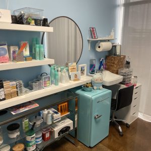 Mallorca Salon Studios & Suites is the top rated salon suites in San Antonio. Offering beauty professionals the perfect salon suites for rent in San Antonio through 4 locations, hair stylists, estheticians, barbers, and more can find their new business home. San Antonio salon studios, North Star salon suites, salon suites in North Star, Salon suites for rent in north star, North Star salon studios, salon studios for rent in North Star, salon suites in San Antonio for rent. salon suite organization, small salon storage, San Antonio salon suites